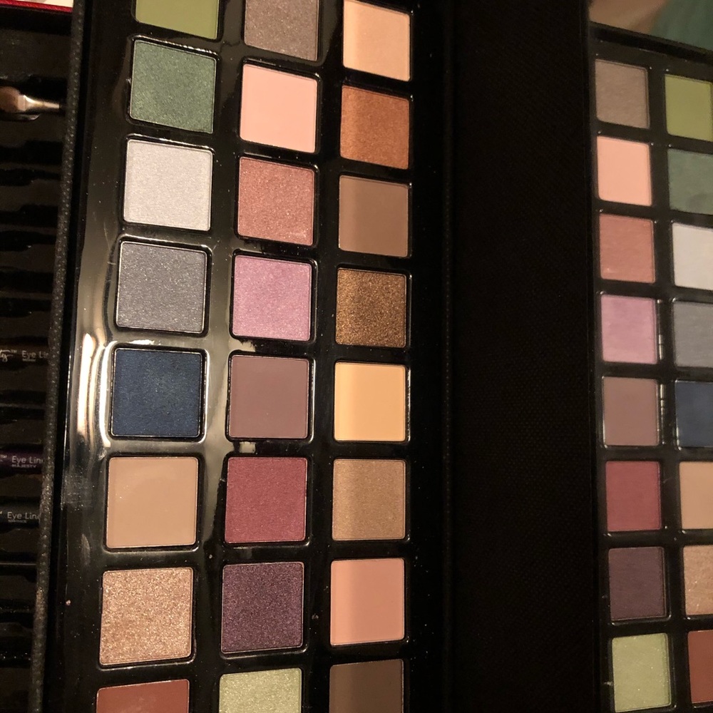 ULTA eyeshadow pallet- comes with 2 sets